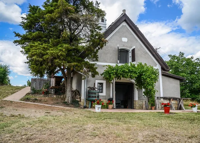 Máli Pince Casa de Férias *